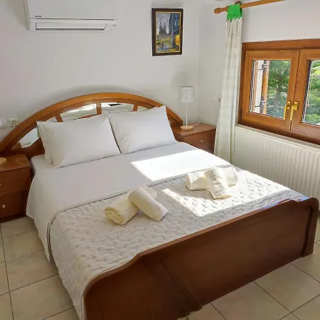 Barefoot Villa Skiathos